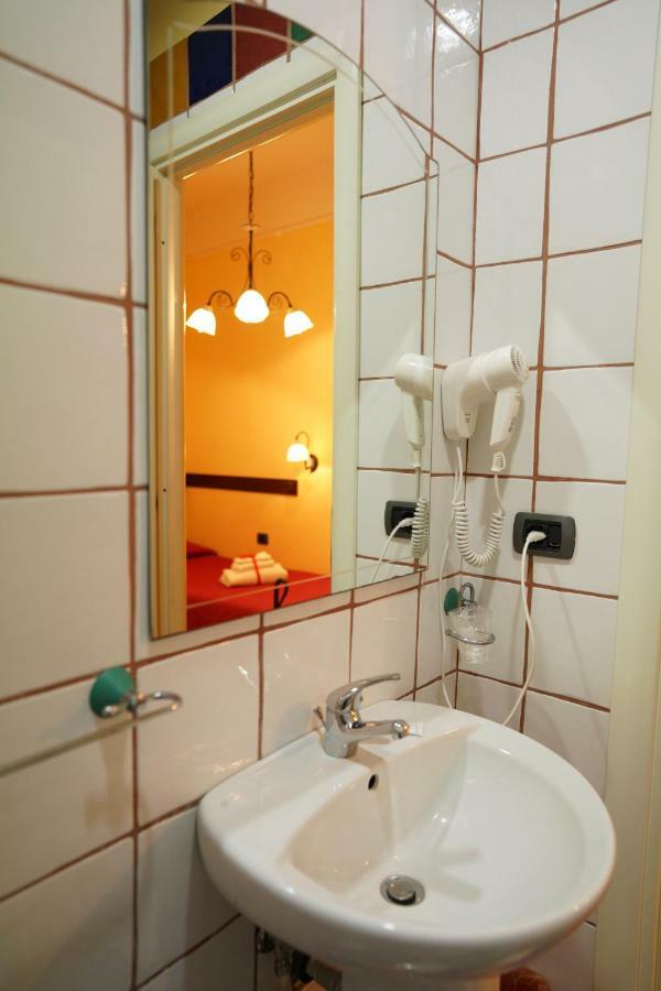 B&B Conte Cavour Nápoles Exterior foto