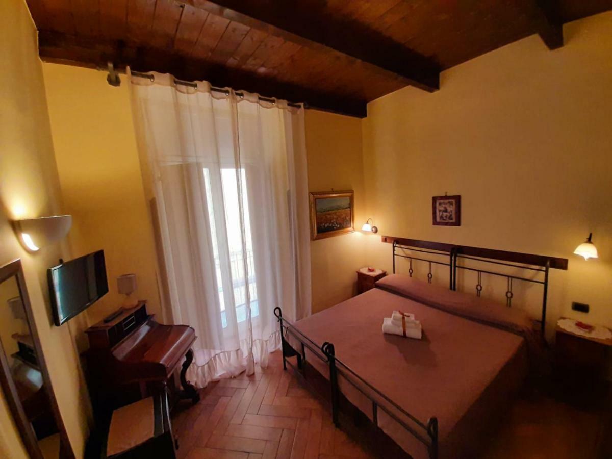 B&B Conte Cavour Nápoles Exterior foto